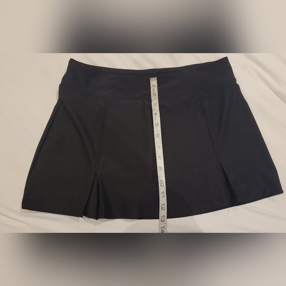 Avia Tennis Skort Size Medium In Black - Picture 1 of 5